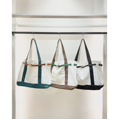 程よくカジュアルで品良く持てるキャンバスベルトトートバッグ✨️