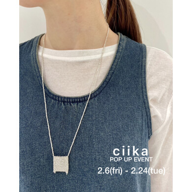 極小シルバービーズで編まれたミニバッグネックレス✨️