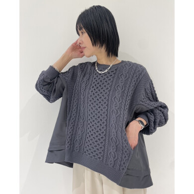 ケーブル編みと異素材切り替えデザインが目を惹くニットプルオーバー✨
