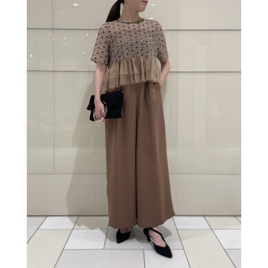 花柄刺繍のシフォンオーガンジーに、ティアードチュールが重なったオールインワンドレス✨️