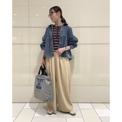 アミュ店限定入荷✨️タックの入った袖とバックデザインが魅力のデニムジャケット💙