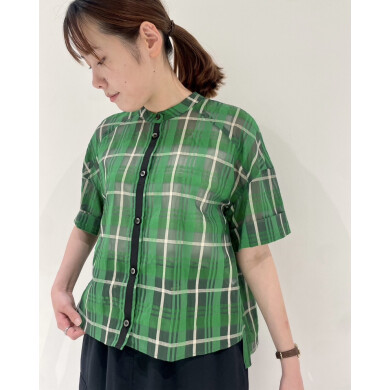 ショート丈のチェックシャツが入荷✨️