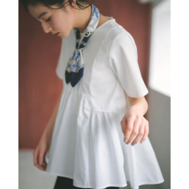 毎年大人気！ペプラムカットソー