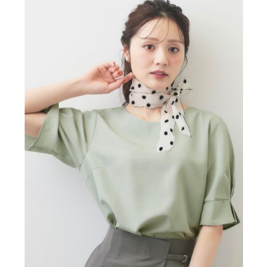 大人気のタックパフスリーブブラウスに新色登場！