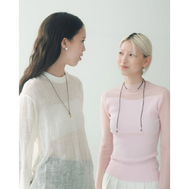 様々な結び方で楽しめる『Code Necklace / Lariet』