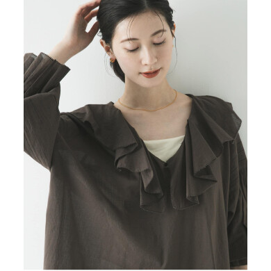 春のブラウスコーデ　▽ｺｯﾄﾝﾎﾞｲﾙﾗｯﾌﾙﾌﾞﾗｳｽ