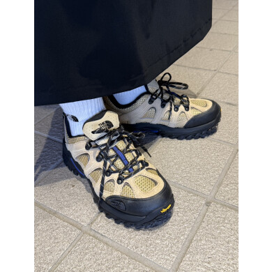 スニーカーをご紹介します!