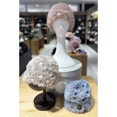 【OVERRIDE】遊び心満載！ミックスカラーファーのニットワッチ🧶