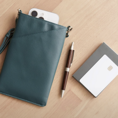 ✨新作登場｜ミニマルに上品に「スマホショルダーポーチ」✨