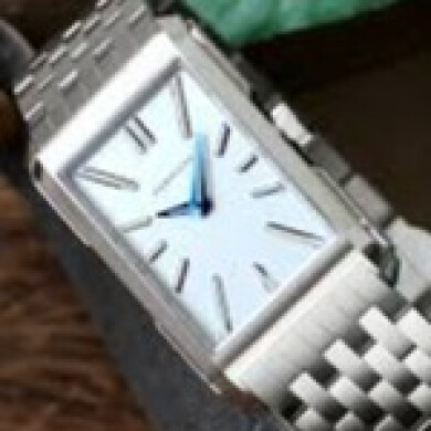 【Corniche／コーニッシュ】スタイリッシュなシルバーウォッチ