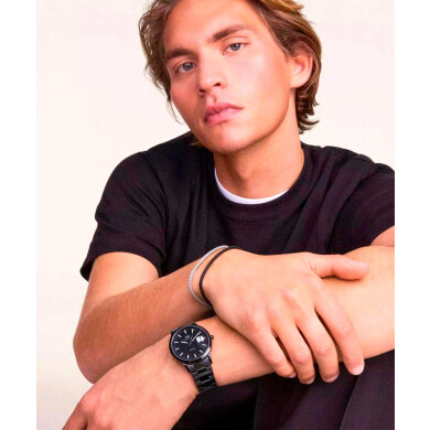 【DanielWellington｜ダニエルウェリントン】シックな黒が手元を魅せます。