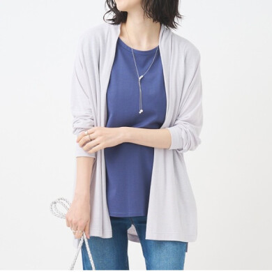 羽織るだけで、UVケアできるシアーカーディガン