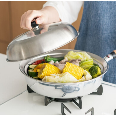 お手持ちのフライパン・鍋にのせるだけで蒸し器に！
