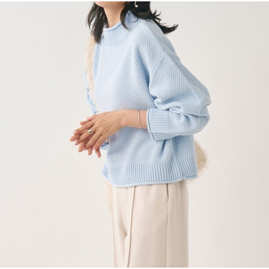 小顔効果も！ロールネックカノコ編みニットトップス