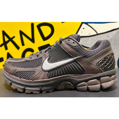 【 NIKE 】ZOOM VOMERO 5