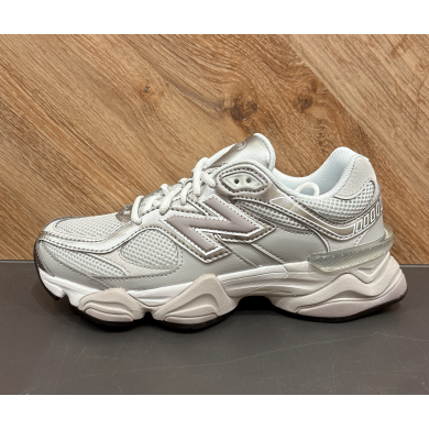 【NEW BALANCE】U9060