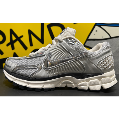 【 NIKE 】W ZOOM VOMERO 5