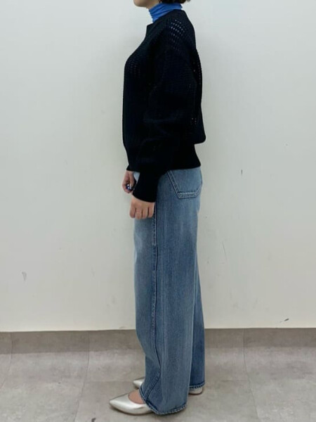 ざっくりメッシュ編みが目を惹く一着