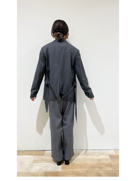 上下同カラーでセットアップっぽく