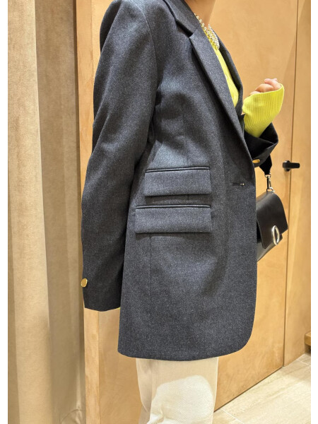 シングルブレストスリットジャケット