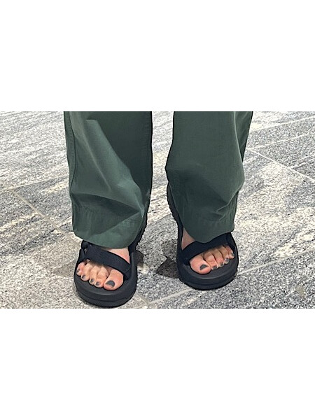 カーゴパンツコーデ